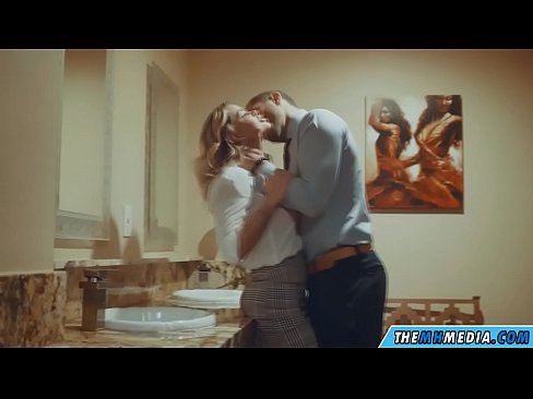 ❤️ ווען אַ באַסטי בלאָנדע סידוס איר אין אַ ציבור אָפּטריט פּאָרן ווידעא ביי אונדז ❌❤